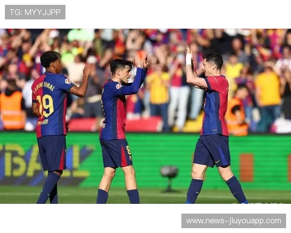 巴萨通过连续传递压倒对手，佩德里推射被门将挡下